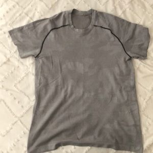 Lululemon Metal Vent T